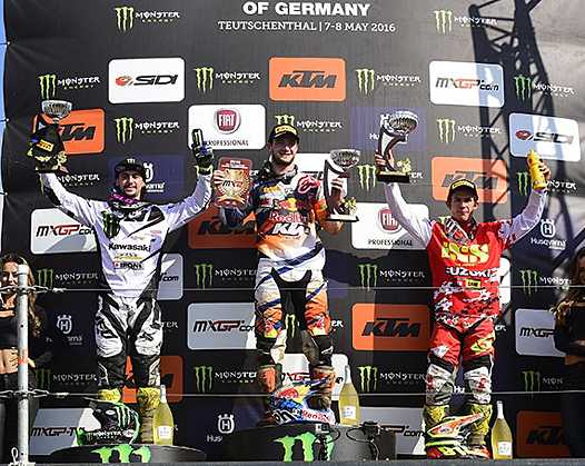 <b>Podium MX2 : Dylan Ferrandis - Kawasaki, Jeffrey Herlings - KTM et Jeremy Seever - Suzuki (photo MXGP.com)</b>