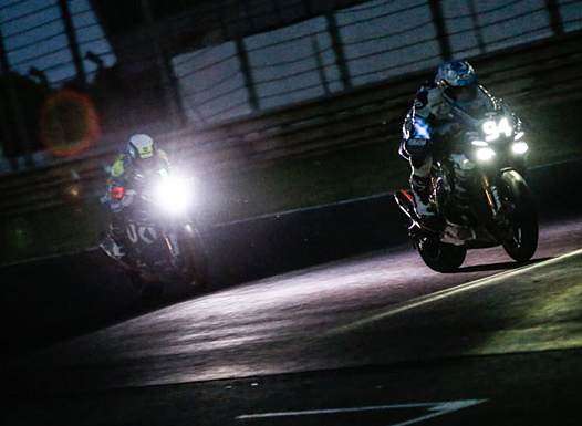 <b>David Checa - Yamaha et Etienne Masson - Suzuki au finish (photo FIM EWC)</b>