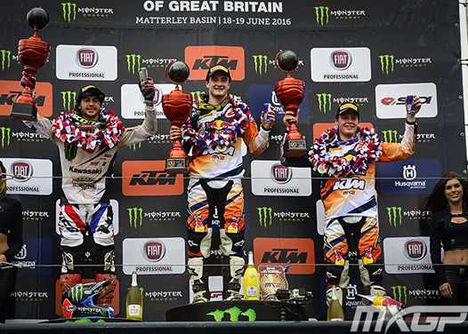 <b>Podium MX2 : Dylan Ferrandis - Kawasaki, Jeffrey Herlings - KTM et Pauls Jonass - KTM (photo MXGP.com)</b>