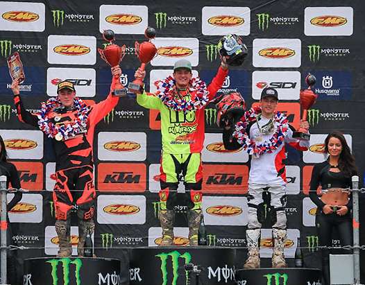 <b>Podium EMX125 : Jago Geerts - KTM, Stephen Rubini - KTM et Pierre Goupillon - KTM (photo MXGP.com)</b>