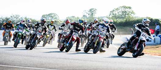 <b>Départ de la catégorie S2 (photo Supermotard-France.fr)</b>