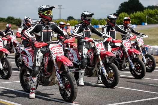 <b>La Cup Luc1 sur la grille de départ (photo Supermotard-France.fr)</b>