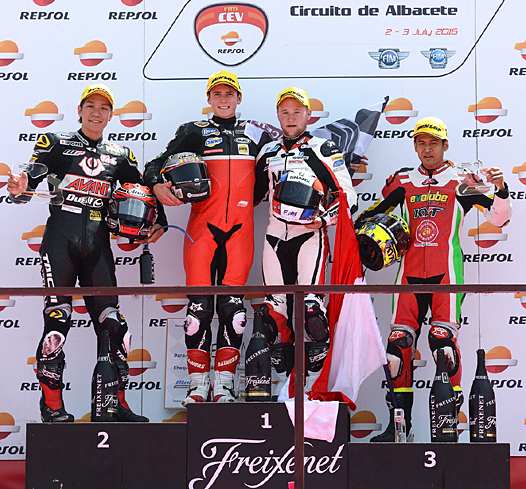 <b>Podium Moto2 : Tetsuta Nagashima - Kalex, Steven Odendaal - Kalex, Alan Techer - NTS NH-6 et Rafid Topan - Honda, vainqueur en Superstock 600 (photo CEV Repsol)</b>