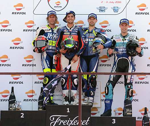 <b>Podium 1 SBK : Carmelo Morales - Yamaha, Maximilian Scheib - BMW, Anthony Delhalle - Suzuki et Niko Makinen - Yamaha, premier pilote privé (photo CEV Repsol)</b>