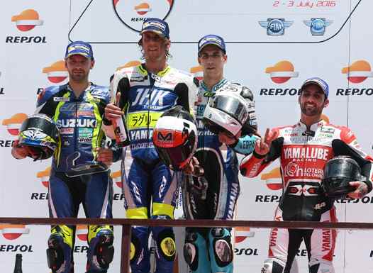<b>Podium 2 SBK : Anthony Delhalle - Suzuki, Carmelo Morales - Yamaha, Alejandro Medina - Yamaha et Diego Pierluigi - Yamaha, premier pilote privé (photo CEV Repsol)</b>