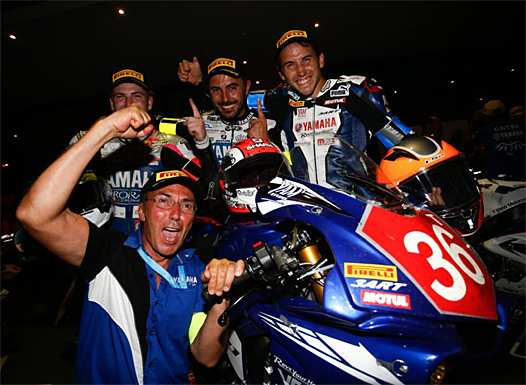 <b>Lukas Trautmann, Alex Plancassagne, Louis Bulle et Dominique Arnaud (Team manager) - Yamaha (photo FIM)</b>