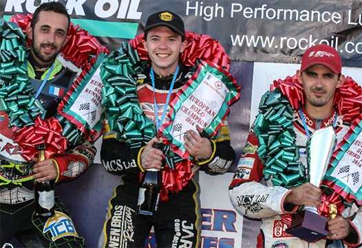 <b>Le Français Mathieu Trésarrieu et les deux Britanniques James Shanes-Andrew Appleton (photo Jesper Veldhuizen/baansportfansite.nl)</b>