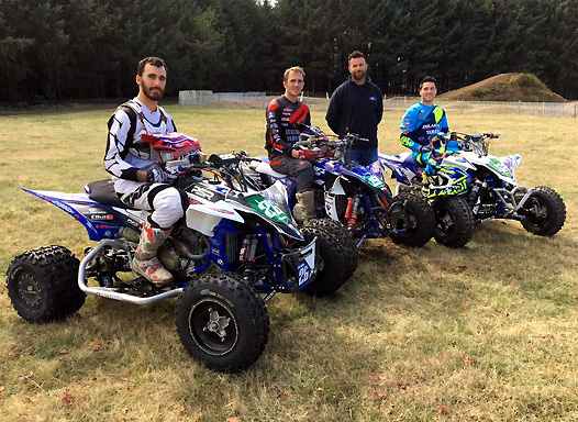 <b>De gauche à droite : Adrian Mangieu, Yoann Gillouin, Freddy Blanc (Entraîneur) et Antoine Cheurlin (Photo MC Dardon Gueugnon/MxCom)</b>