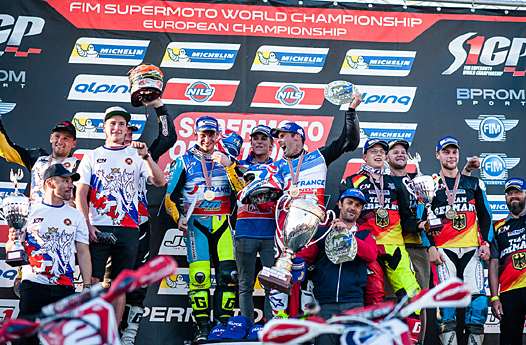 <b>Podium final : République Tchèque, FRANCE (Thomas Chareyre, Laurent Fath, Sylvain Bidart), et Allemagne (photo FFM)</b>
