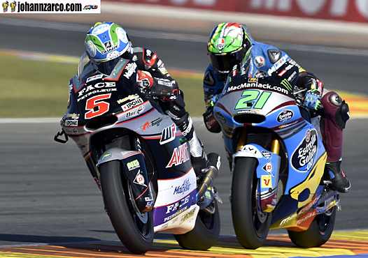 <b>Johann Zarco - Kalex-Honda à la lutte pour la première place avec Franco Morbidelli - Kalex-Honda (photo www.johannzarco.com)</b>