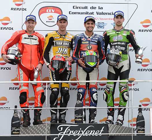 <b>Podium Superbike : Ole Bjørn Plassen - Ducati (1er privé), Carmelo Morales - Yamaha, Max Scheib - BMW et Christophe Ponsson - Yamaha (photo CEV)</b>