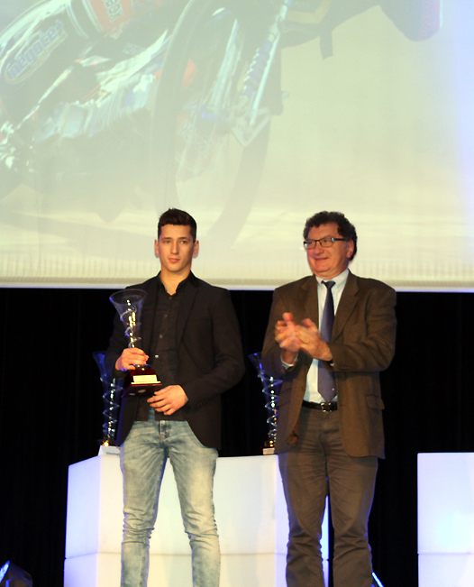 <b>Dimitri Bergé, Champion d’Europe de Speedway -21ans 2016 avec Patrick Bertaud - Trésorier de la FFM (photo Jean-Paul Ancion/FFM)</b>