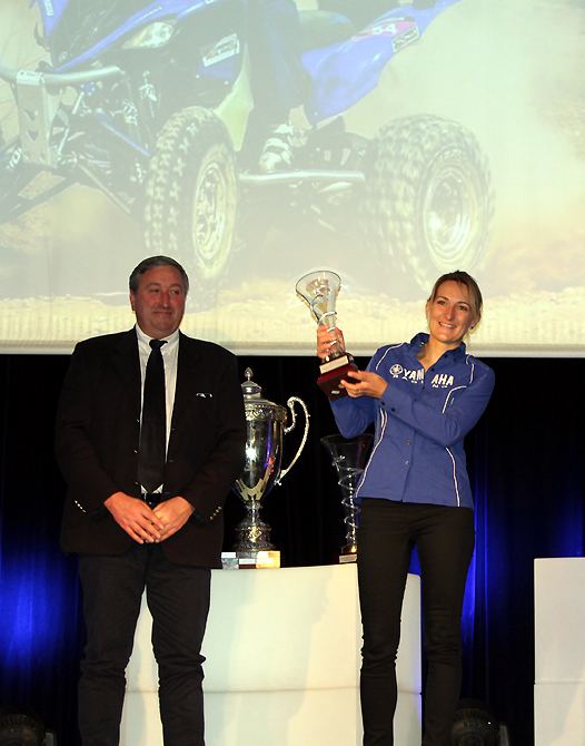 <b>Emmanuelle Clair Dumont - Yamaha, Vainqueur de la Coupe du Monde FIM de Baja Quad 2016 avec Vincent Rigaudias - Vice-Président de la FFM (photo Jean-Paul Ancion/FFM)</b>