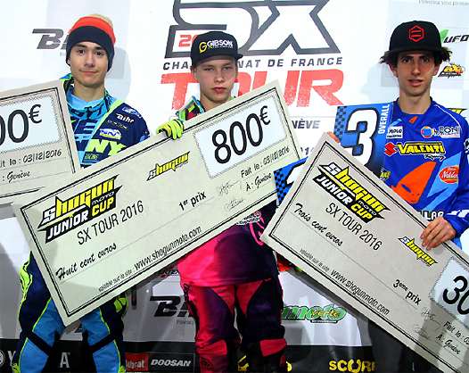 <b>Shogun Junior Cup : Calvin Fonvieille - Yamaha, Brian Strubhart Moreau - Kawasaki et Kevin Cattani - Suzuki (photo Orgacom)</b>