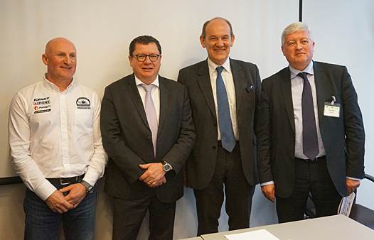 <b>De gauche à droite : David Hauquier – Directeur Sportif de l’épreuve, Jacques Bolle – Président de la Fédération Française de Motocyclisme, Daniel Fasquelle – Député-Maire du Touquet et Christian Petit – Vice-Président du Conseil Département du Pas-de-Calais (photo FFM)</b>