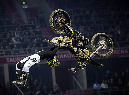 <b>David Rinaldo - Yamaha (photo nightofthejumps.com)</b>