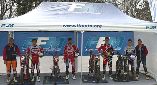 <b>Patrick Charlier - Entraineur de l’Equipe de France Espoir, Téo Colairo - Beta, Gaël Chatagno - GasGas, Fabien Poirot - GasGas, Kieran Touly - Sherco et Julien Piquet - Cadre Technique National (photo FFM)</b>