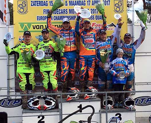 <b>Podium : Elvijs Mucenieks-Valentin Giraud - WHT-KTM, Etienne Bax-Nicolas Musset - WSP Zabel et Andy Bûrgler-Martin Betschart - WSP-KTM (photo TGM)</b>