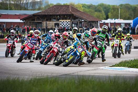 <b>Départ manche S1 (photo www.supermotard-france.fr)</b>