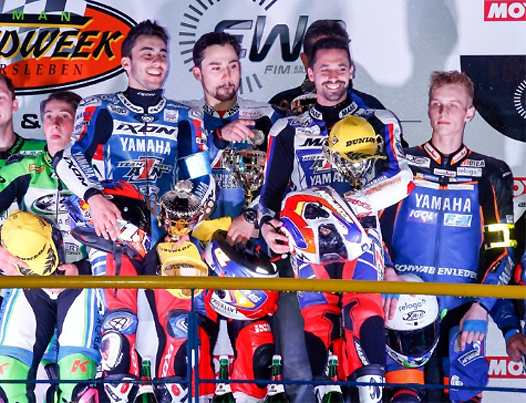 <b>Podium Superstock : Hugo Clere, Robin Mulhauser et Alexis Masbou - Yamaha (photo WEC FIM)</b>