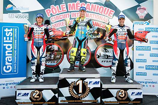 <b>Podium S1 : Laurent Fath - Honda, Thomas Chareyre - TM et Sylvain Bidart - Honda (photo www.supermotard-france.fr)</b>