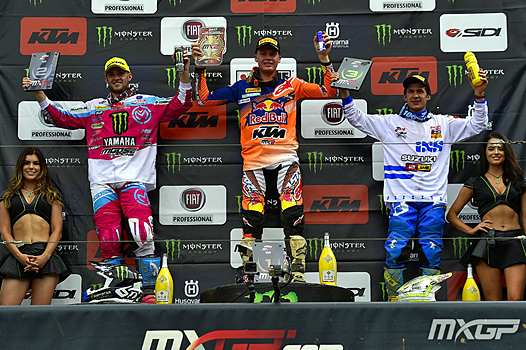 <b>Podium MX2 : Benoit Paturel - Yamaha, Pauls Jonass - KTM et Jeremy Seewer - Suzuki (photo MXGPcom)</b>