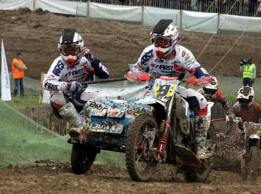 <b>Elvijs Mucenieks et Valentin Giraud - WHT-KTM (photo FIM SideCarCross)</b>