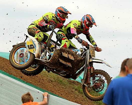 <b>Valentin Giraud et Elvijs Mucenieks - WHT-KTM (photo www.fimsidecarcross.com)</b>