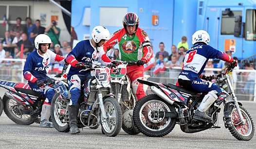 <b>(photo @ Ray)</b>