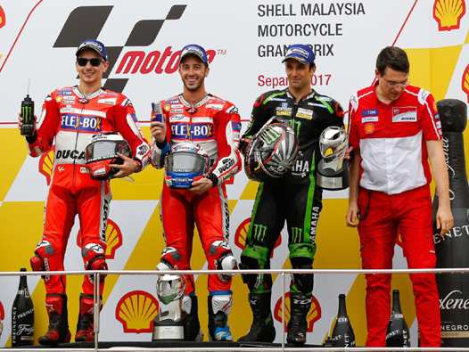 <b>Podium MotoGP : Jorge Lorenzo - Ducati, Andrea Dovizioso, Johann Zarco - Yamaha et Ricardo Salvi, représentant Ducati Team (photo www.johannzarco.com)</b>