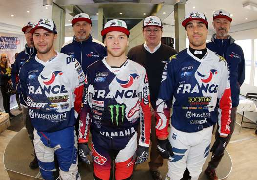 <b>Jacques Bolle - Président de la FFM avec l'Equipe de France (photo FFM)</b>