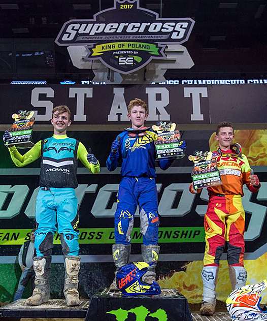 <b>Podium SX125 : Bo De Clercq - KTM, Adam Collings - KTM et Axel Boldrini - KTM (photo Sportainment/Staronphoto - Lukas Nazdraczew)</b>