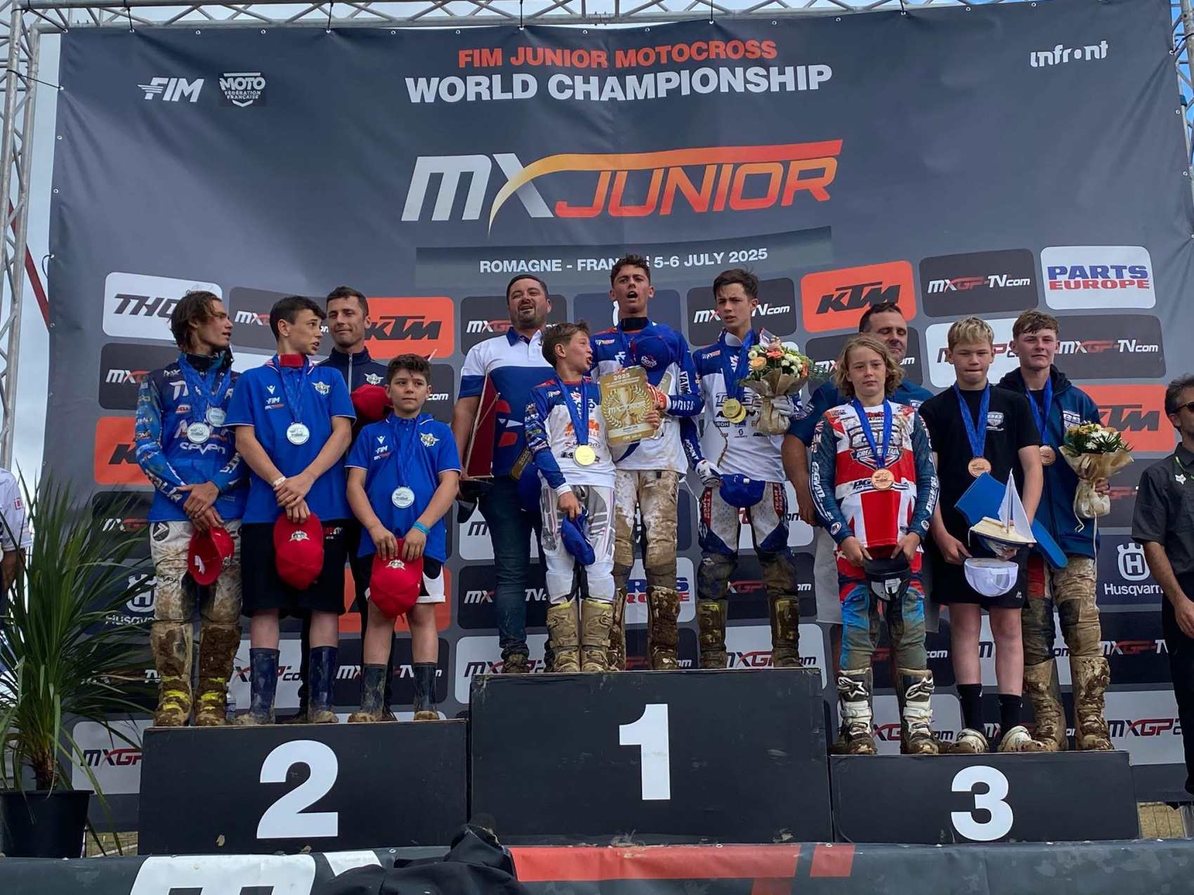 ÉQUIPE DE FRANCE JUNIOR DE MOTOCROSS (PHOTO FB DE MOTOVERTE.COM