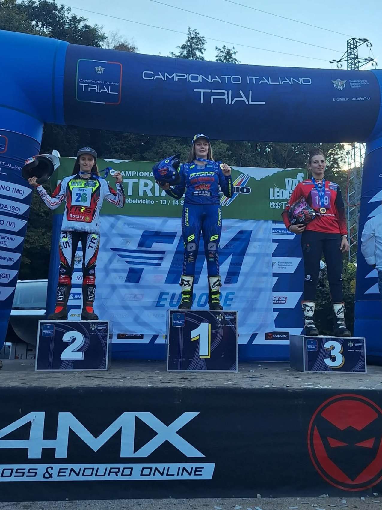 ALYCIA SOYER - TRS - PHOTO FB DE WWW.TRIAL-CLUB.COM