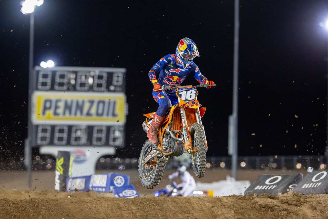 TOM VIALLE - RED BULL KTM FACTORY - PHOTO DE PRESS.KTM.COM