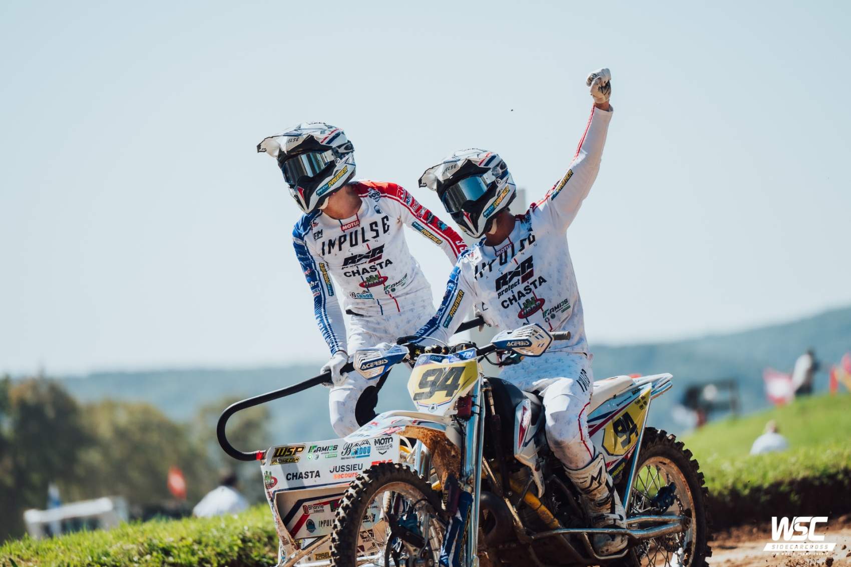 KILLIAN ET EVAN PRUNIER - SIDECAR TEAM PRUNIER - PHOTO DE FIMSIDECARCROSS.COM