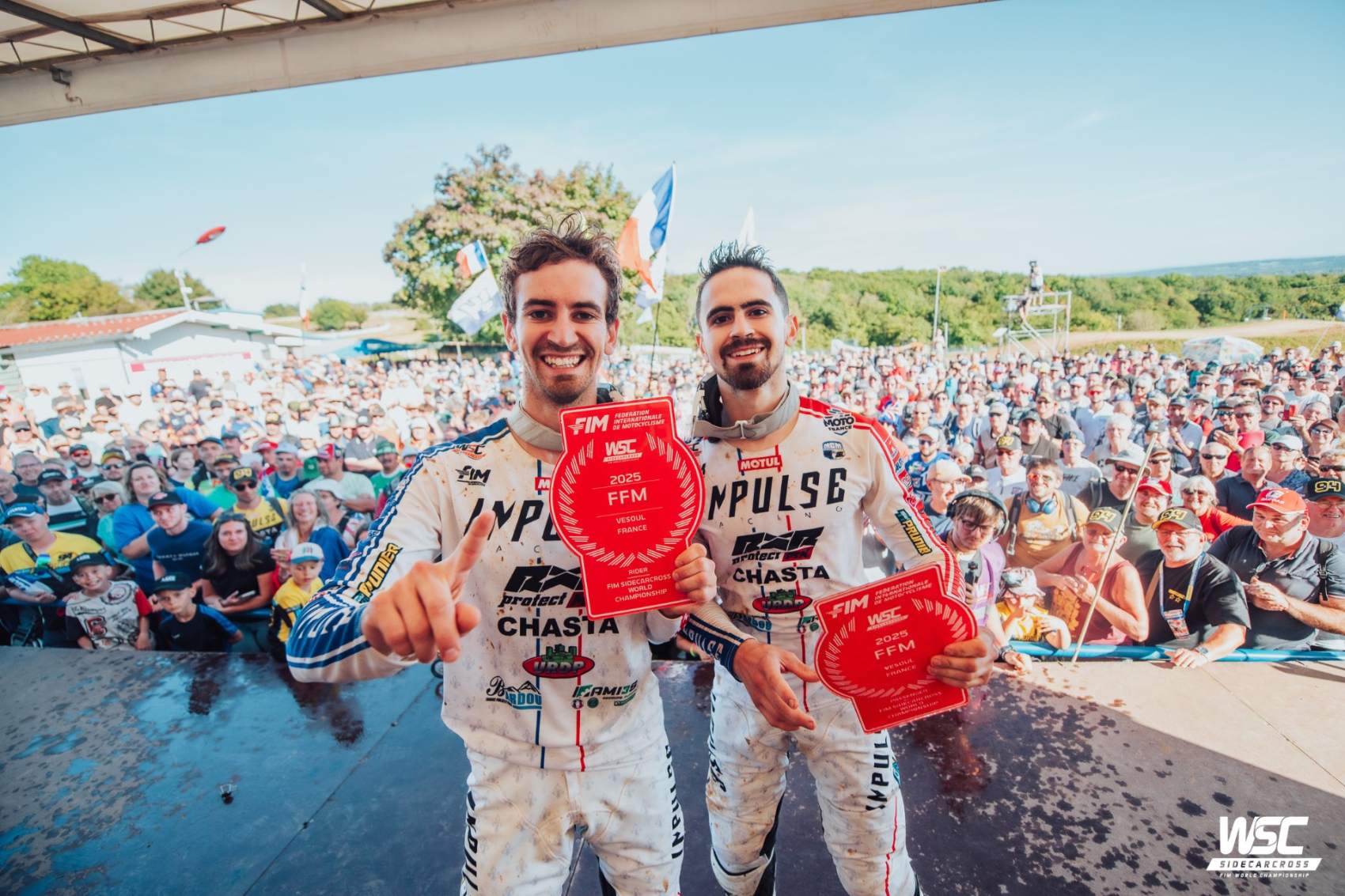 KILLIAN ET EVAN PRUNIER - SIDECAR TEAM PRUNIER - PHOTO DE FIMSIDECARCROSS.COM