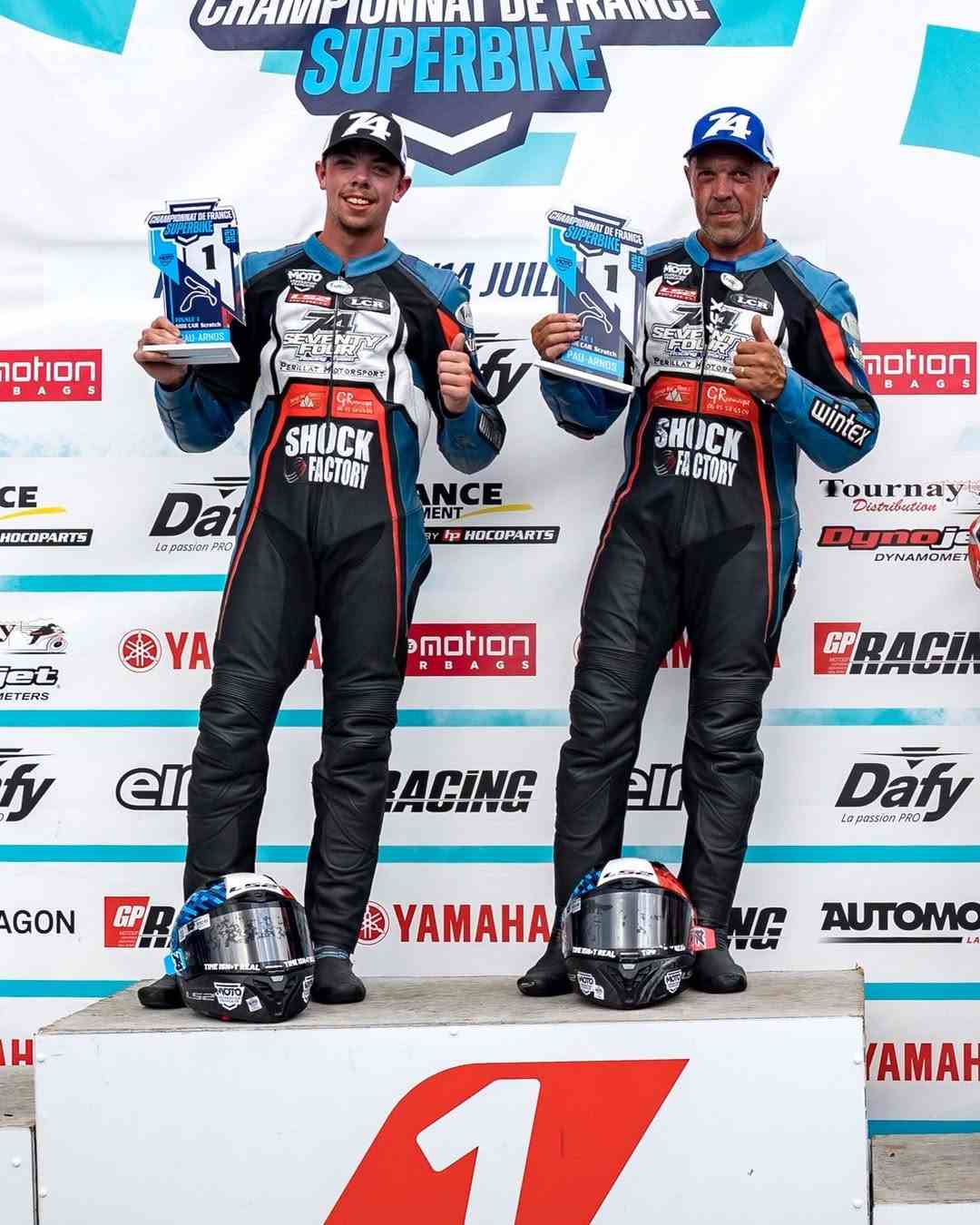 CRÉDIT PHOTO : TED & VINCENT PEUGEOT - PERILLAT & PEUGEOT RACING TEAM - PHOTO FB DE FSBK