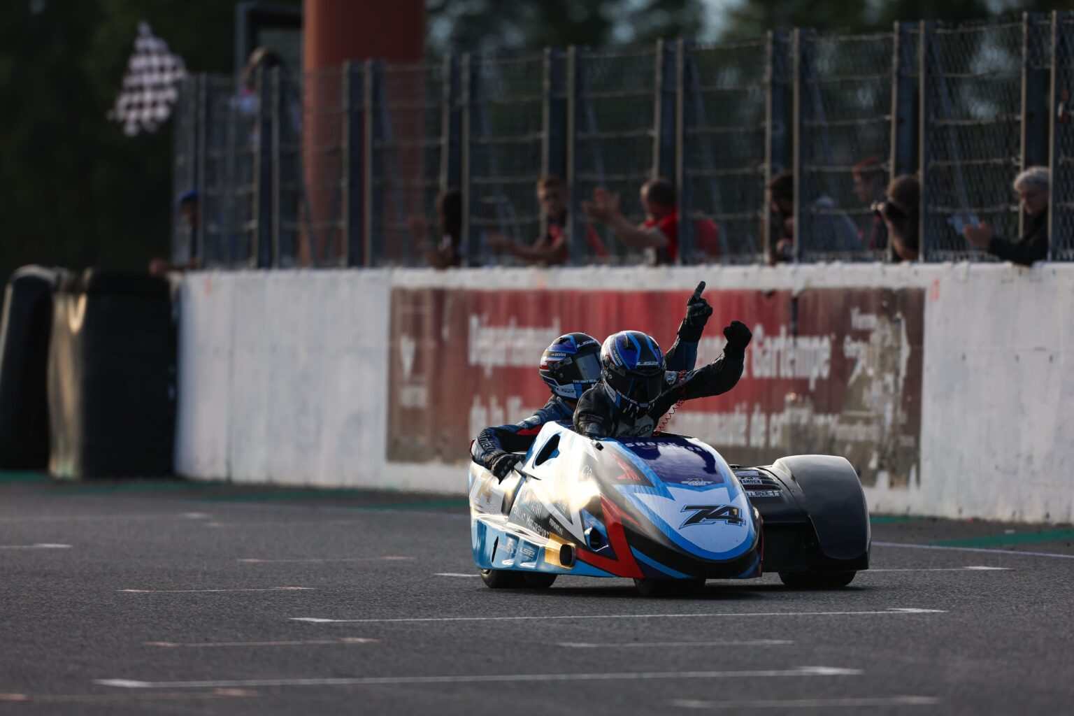TED & VINCENT PEUGEOT - PERILLAT & PEUGEOT RACING TEAM - PHOTO FSBK.FR